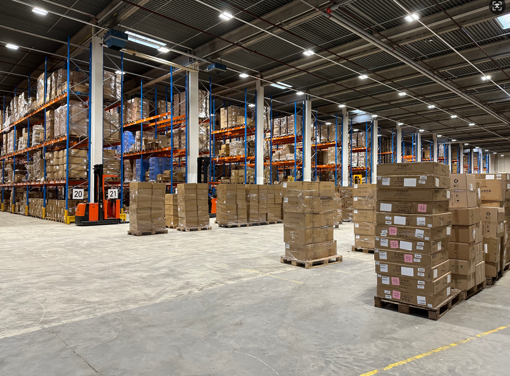 2026 Europe Overseas Warehouses vs. US Overseas Warehouses: Trends, Pain Points, and Breakthrough Strategies